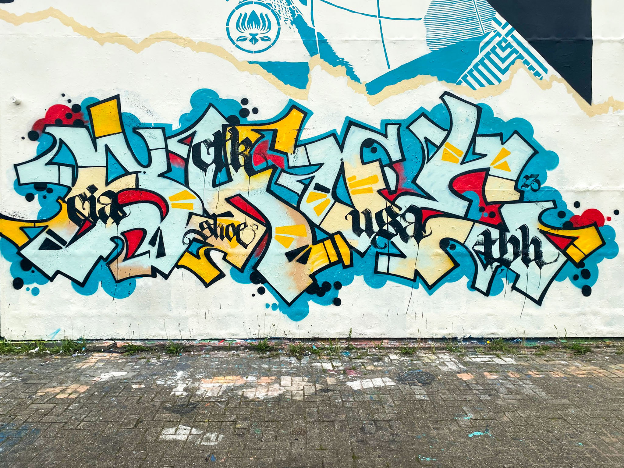 ndsm, straat, yalt, graffiti, shoe